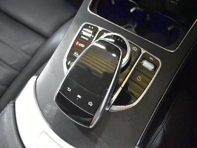 MERCEDES BENZ C CLAS 2018 Image 31