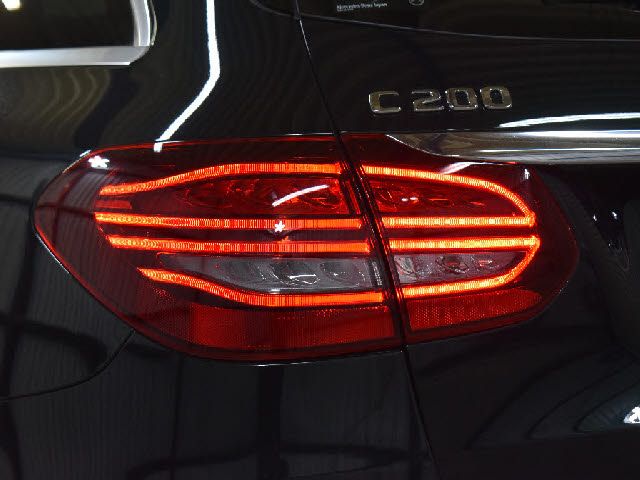 MERCEDES BENZ C CLAS 2018 Image 31