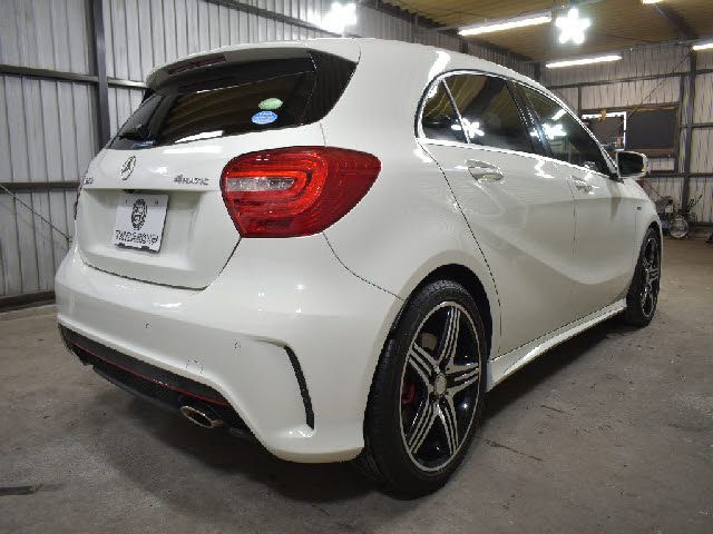 MERCEDES BENZ A CLAS 2015 Image 31