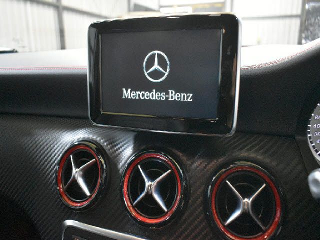 MERCEDES BENZ A CLAS 2015 Image 31