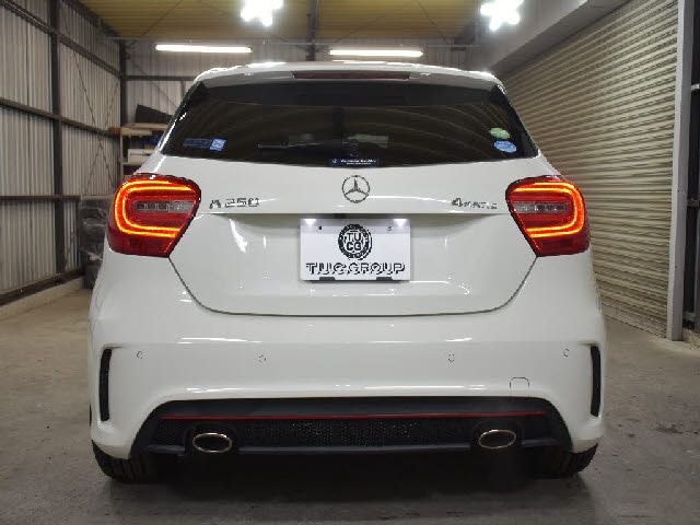 MERCEDES BENZ A CLAS 2015 Image 31