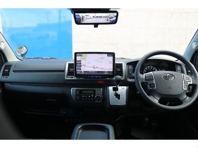 TOYOTA HIACE VAN 4WD 2026 Image 31