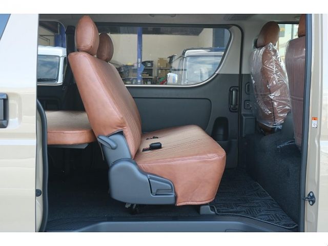 TOYOTA HIACE VAN 4WD 2026 Image 31