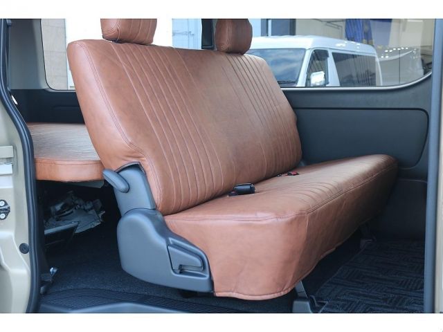 TOYOTA HIACE VAN 4WD 2026 Image 31