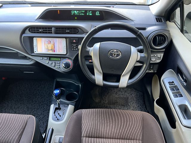 TOYOTA AQUA 2012 Image 31