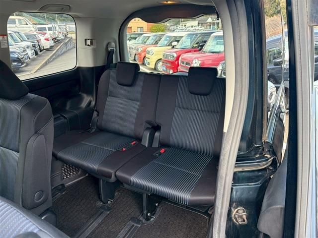 TOYOTA VOXY 2015 Image 31