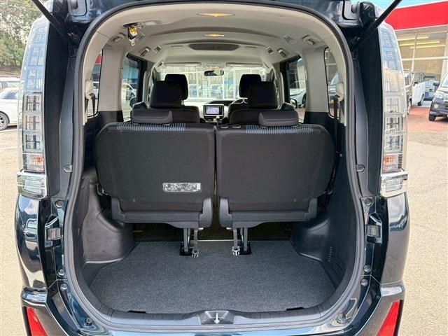 TOYOTA VOXY 2015 Image 31