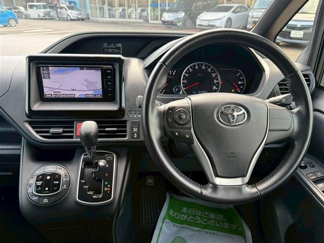 TOYOTA VOXY 2015 Image 31