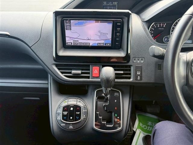 TOYOTA VOXY 2015 Image 31