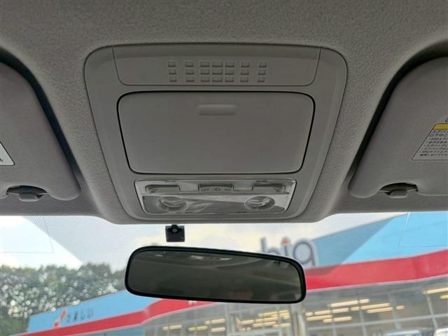 TOYOTA VOXY 2015 Image 31