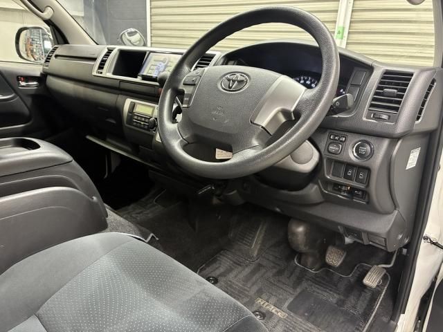 TOYOTA HIACE VAN 4WD 2015 Image 31