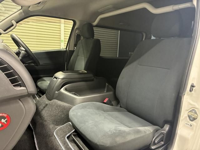 TOYOTA HIACE VAN 4WD 2015 Image 31