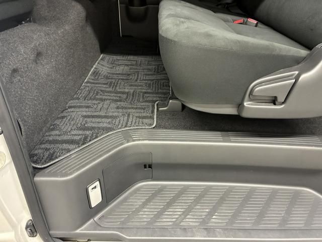 TOYOTA HIACE VAN 4WD 2015 Image 31