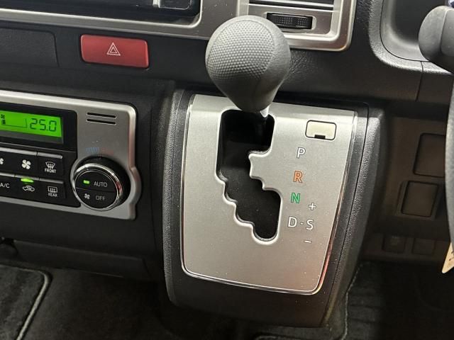 TOYOTA HIACE VAN 4WD 2015 Image 31