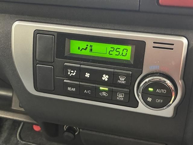 TOYOTA HIACE VAN 4WD 2015 Image 31