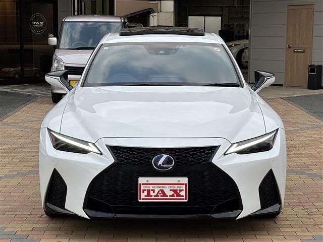 TOYOTA LEXUS IS300H 2021 Image 31