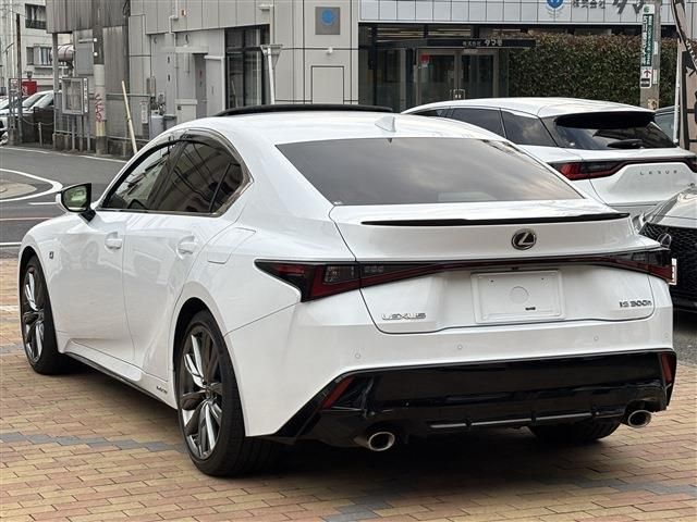 TOYOTA LEXUS IS300H 2021 Image 31