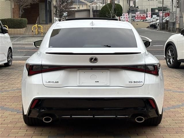 TOYOTA LEXUS IS300H 2021 Image 31