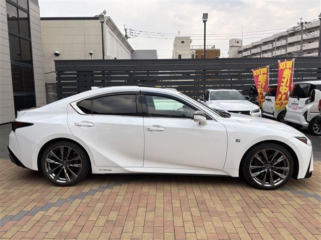 TOYOTA LEXUS IS300H 2021 Image 31