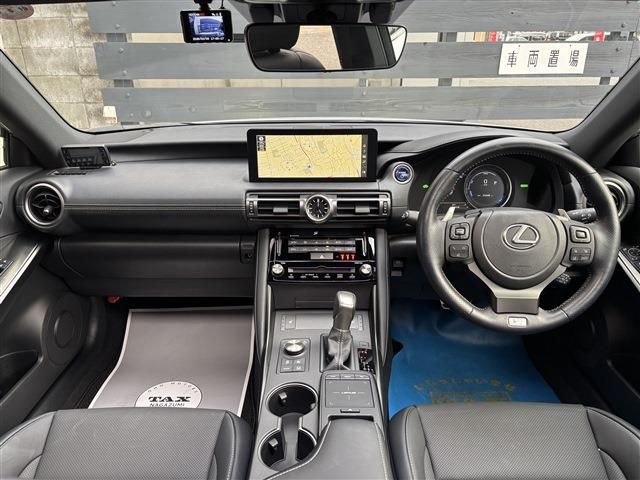 TOYOTA LEXUS IS300H 2021 Image 31