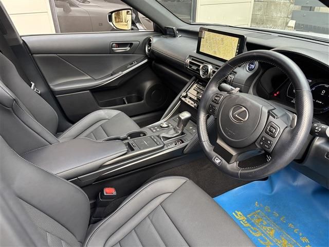 TOYOTA LEXUS IS300H 2021 Image 31