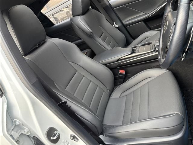 TOYOTA LEXUS IS300H 2021 Image 31