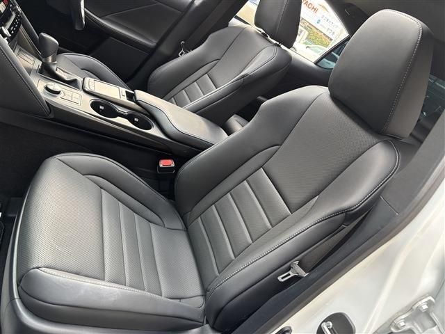 TOYOTA LEXUS IS300H 2021 Image 31