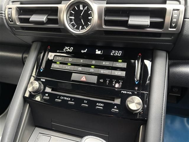 TOYOTA LEXUS IS300H 2021 Image 31