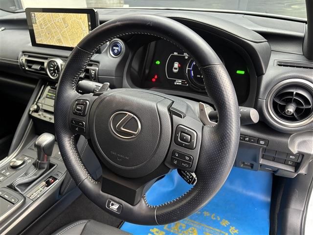 TOYOTA LEXUS IS300H 2021 Image 31