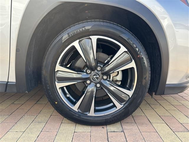 TOYOTA LEXUS UX250H 2019 Image 31