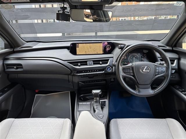 TOYOTA LEXUS UX250H 2019 Image 31