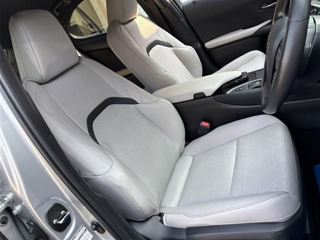 TOYOTA LEXUS UX250H 2019 Image 31