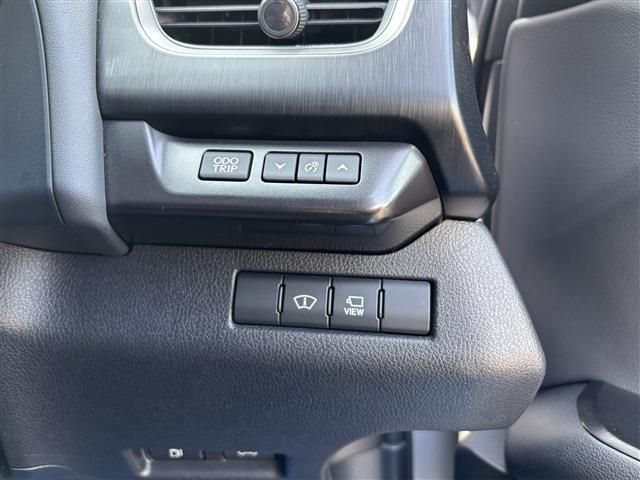 TOYOTA LEXUS UX250H 2019 Image 31