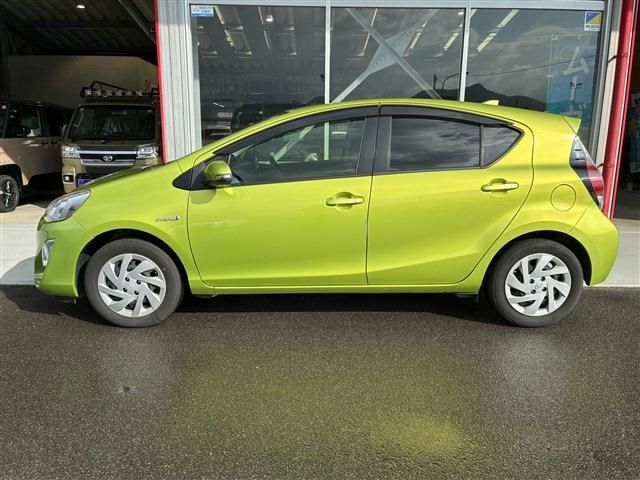 TOYOTA AQUA 2015 Image 31