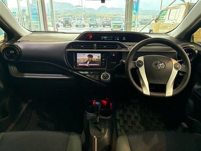 TOYOTA AQUA 2015 Image 31