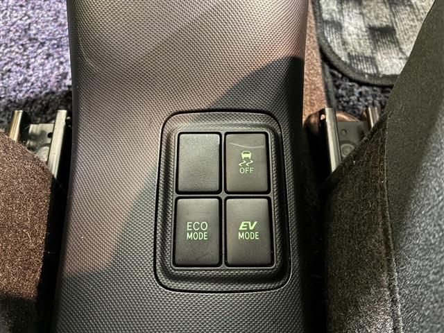 TOYOTA AQUA 2015 Image 31