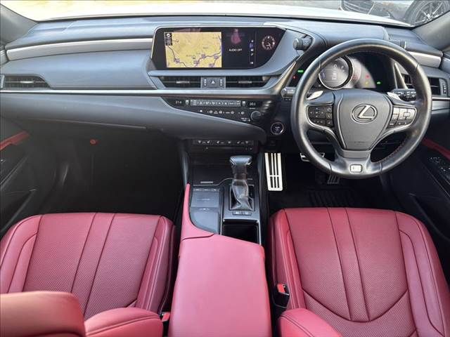 TOYOTA LEXUS ES300H 2019 Image 31