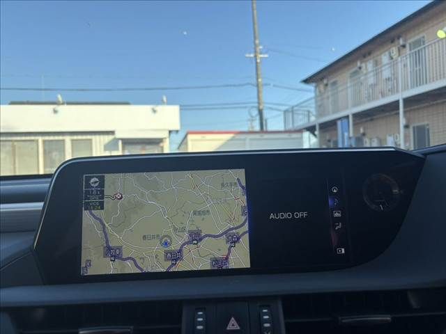 TOYOTA LEXUS ES300H 2019 Image 31