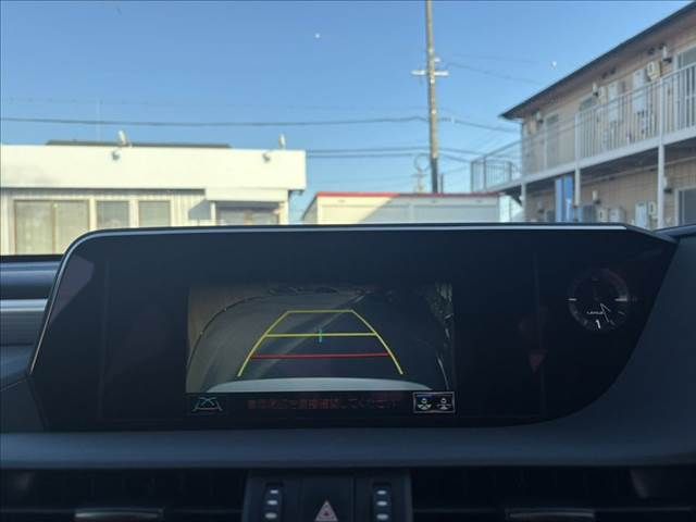 TOYOTA LEXUS ES300H 2019 Image 31