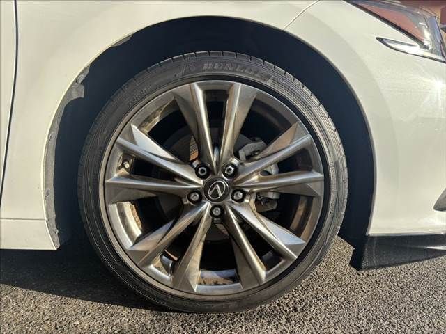 TOYOTA LEXUS ES300H 2019 Image 31