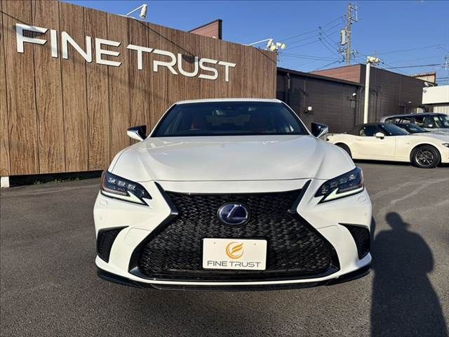 TOYOTA LEXUS ES300H 2019 Image 31