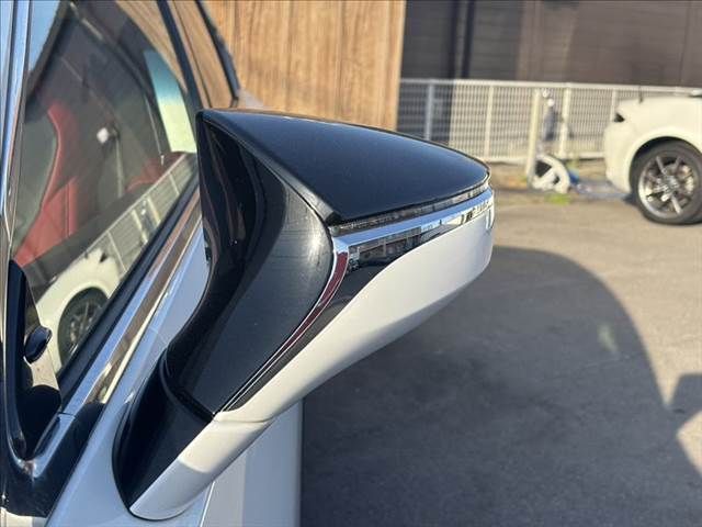 TOYOTA LEXUS ES300H 2019 Image 31