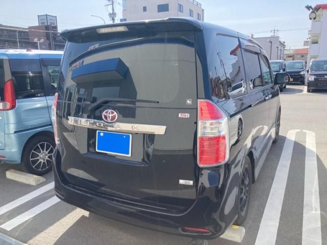 TOYOTA NOAH 2007 Image 31