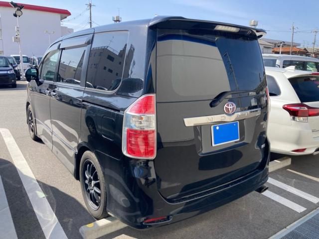 TOYOTA NOAH 2007 Image 31