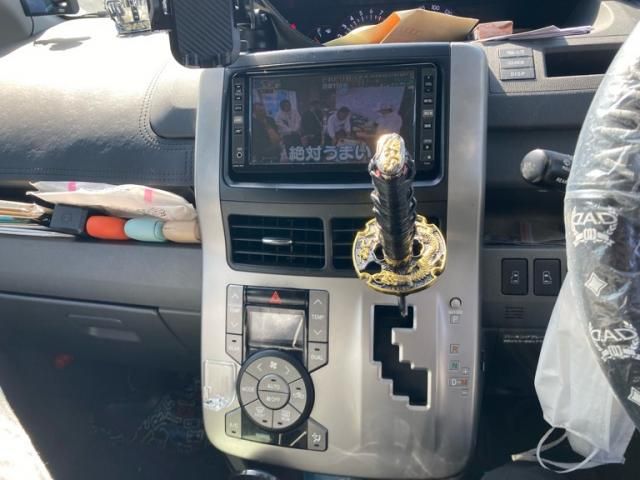 TOYOTA NOAH 2007 Image 31