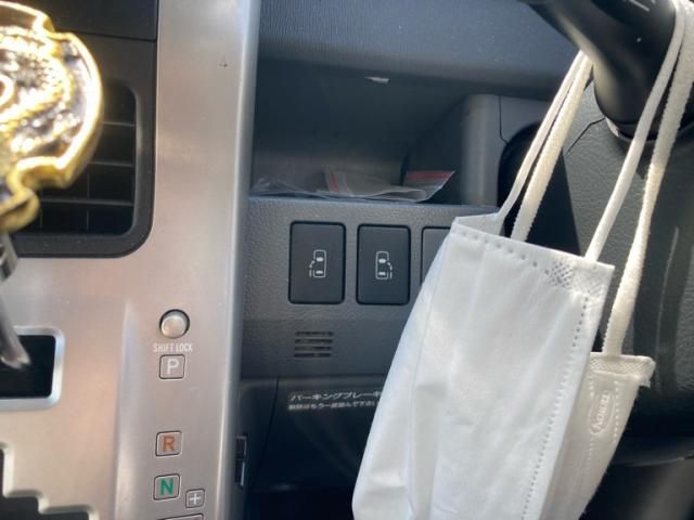 TOYOTA NOAH 2007 Image 31