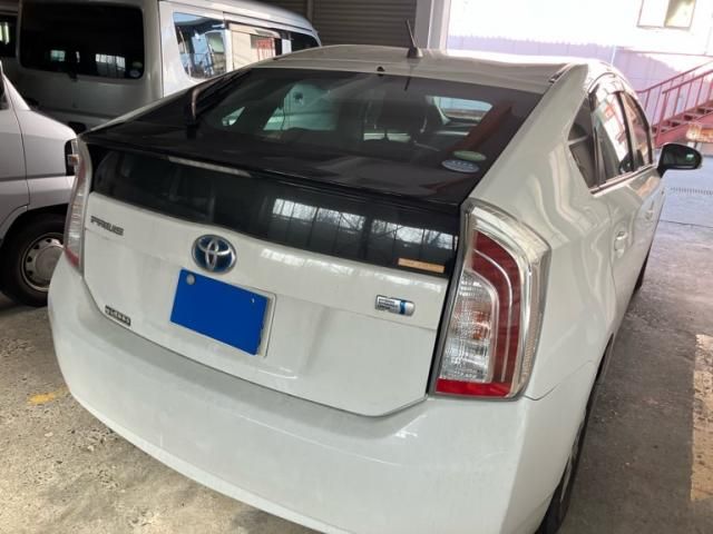 TOYOTA PRIUS 2013 Image 31