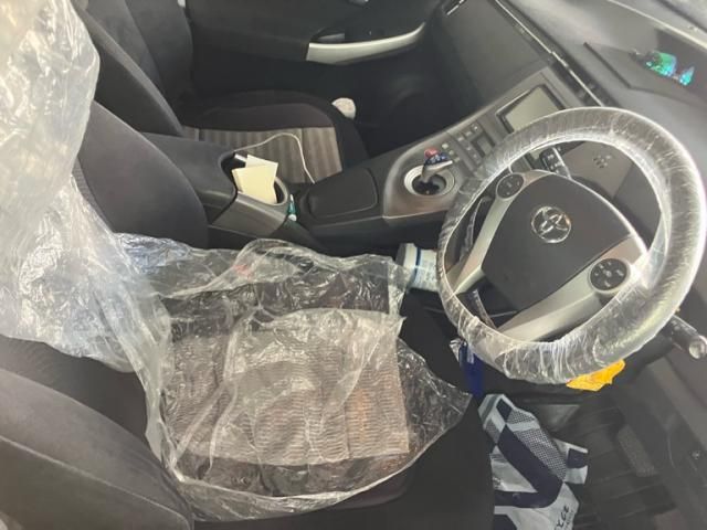 TOYOTA PRIUS 2013 Image 31