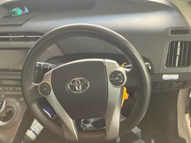 TOYOTA PRIUS 2013 Image 31