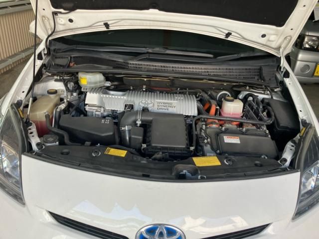 TOYOTA PRIUS 2013 Image 31